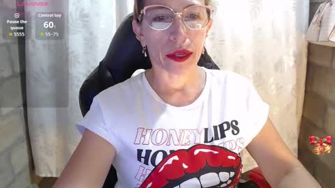 CHAYLA VICTORIA RUIZ  online show from 03/01/26, 09:28