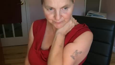 Snapshot of chealsiek chatting on 09/27/25, 06:57 chealsiek online show from 09/27/25, 06:57