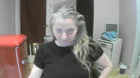 Snapshot of chealsiek chatting on 10/01/25, 11:44 chealsiek online show from 10/01/25, 11:44