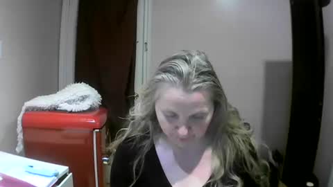 Snapshot of chealsiek chatting on 10/14/25, 08:20 chealsiek online show from 10/14/25, 08:20