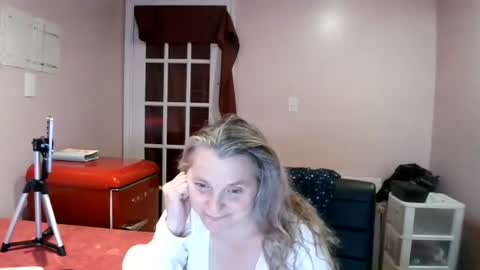 Snapshot of chealsiek chatting on 11/21/25, 12:54 chealsiek online show from 11/21/25, 12:54