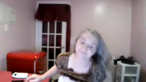 Snapshot of chealsiek chatting on 11/22/25, 12:42 chealsiek online show from 11/22/25, 12:42