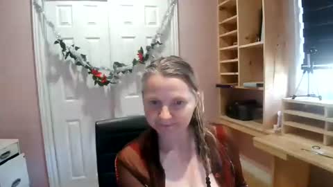 Snapshot of chealsiek chatting on 11/29/25, 03:04 chealsiek online show from 11/29/25, 03:04