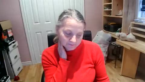 chealsiek online show from 12/18/25, 08:04