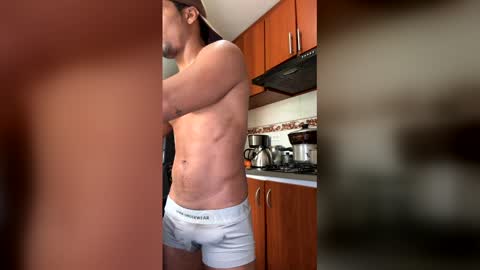 checar14 online show from 03/18/26, 04:32