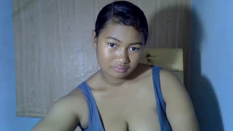 Snapshot of chechick_sahu chatting on 09/18/25, 07:21 Angel online show from 09/18/25, 07:21