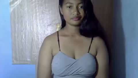 Snapshot of chechick_sahu chatting on 11/04/25, 05:50 Angel online show from 11/04/25, 05:50
