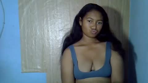 Snapshot of chechick_sahu chatting on 11/11/25, 05:18 Angel online show from 11/11/25, 05:18