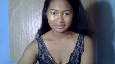 Snapshot of chechick_sahu chatting on 11/16/25, 04:51 Angel online show from 11/16/25, 04:51