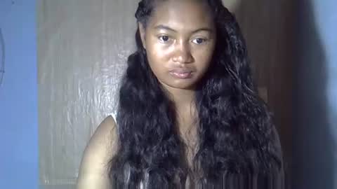 Snapshot of chechick_sahu chatting on 11/21/25, 04:55 Angel online show from 11/21/25, 04:55