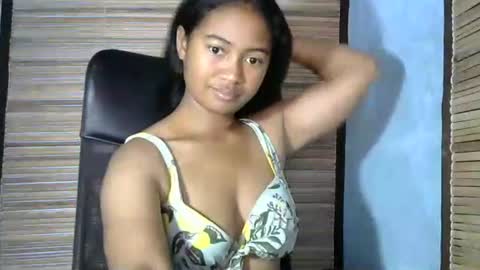 Snapshot of chechick_sahu chatting on 02/19/26, 05:03 Angel online show from 02/19/26, 05:03