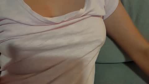 Snapshot of cheeekycouple02 chatting on 12/17/24, 12:56 Cheeeky couple online show from 12/17/24, 12:56