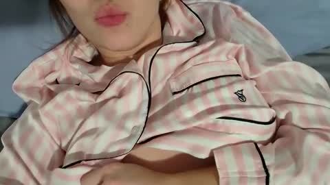 Snapshot of cheeekycouple02 chatting on 12/24/24, 04:11 Cheeeky couple online show from 12/24/24, 04:11