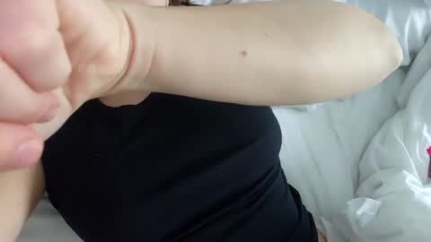 Snapshot of cheeekycouple02 chatting on 01/19/25, 02:28 Cheeeky couple online show from 01/19/25, 02:28