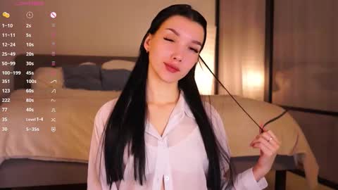 Lia online show from 02/06/26, 05:12