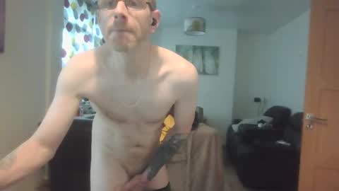 Snapshot of cheeky19841 chatting on 12/23/24, 10:21 cheeky19841 online show from 12/23/24, 10:21