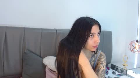 Snapshot of cheerlynn chatting on 01/11/25, 05:40 Cherlyn online show from 01/11/25, 05:40