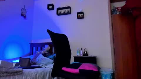 Snapshot of cheeryl chatting on 12/31/24, 10:34 Miss Cheeryl online show from 12/31/24, 10:34