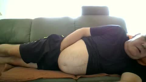 Snapshot of cheesy4444 chatting on 09/21/25, 11:23 Tom online show from 09/21/25, 11:23