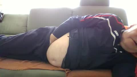 Snapshot of cheesy4444 chatting on 10/12/25, 10:25 Tom online show from 10/12/25, 10:25