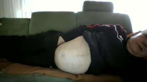 Snapshot of cheesy4444 chatting on 10/25/25, 12:02 Tom online show from 10/25/25, 12:02