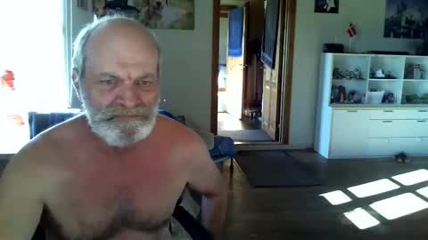 Snapshot of chefben666 chatting on 10/19/25, 10:49 chefben666 online show from 10/19/25, 10:49