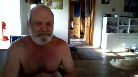 Snapshot of chefben666 chatting on 10/22/25, 12:05 chefben666 online show from 10/22/25, 12:05