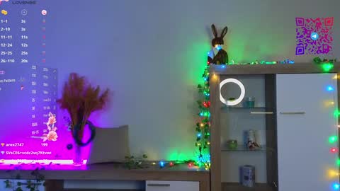 Mona online show from 01/10/25, 06:06