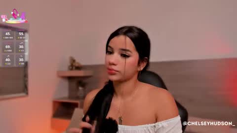 chelsey_hudson online show from 12/03/25, 12:36