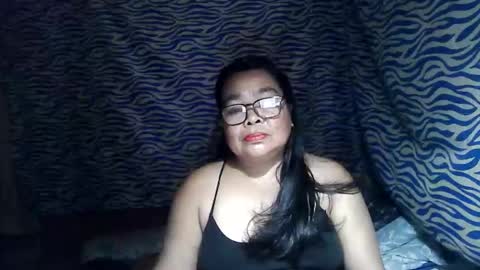 Snapshot of chenita_kits chatting on 11/22/25, 12:37 chenita_kits online show from 11/22/25, 12:37