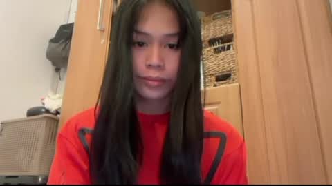 Chenni online show from 06/17/26, 01:56