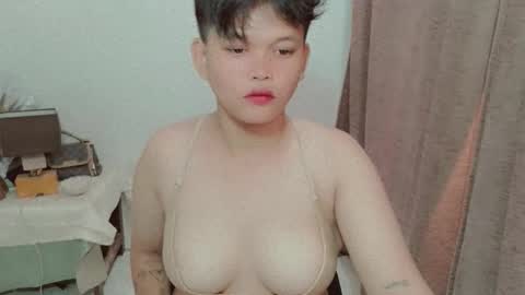 Snapshot of chennybbgirl chatting on 10/22/25, 01:33 chenny online show from 10/22/25, 01:33