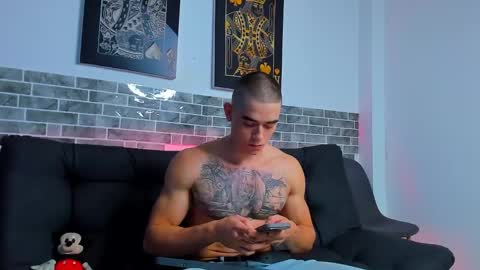 Snapshot of chepe_fit chatting on 02/14/25, 03:00 chepe vause online show from 02/14/25, 03:00