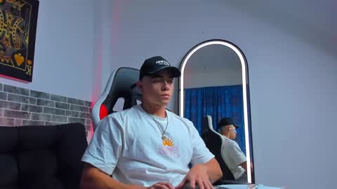 Snapshot of chepe_fit chatting on 02/23/25, 02:07 chepe vause online show from 02/23/25, 02:07