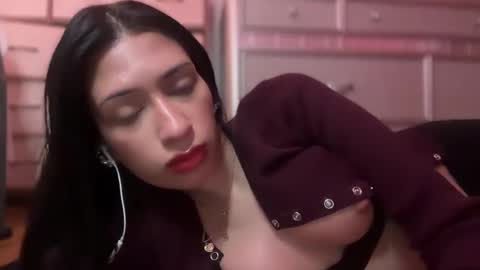 Snapshot of cherliecarmen chatting on 02/07/25, 04:24 cherliecarmen online show from 02/07/25, 04:24