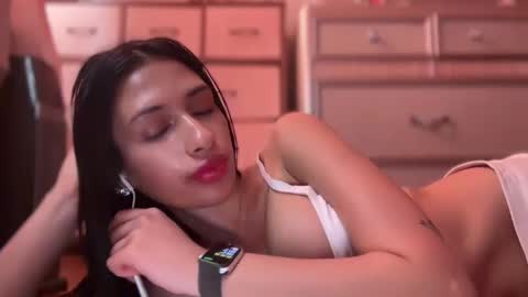 Snapshot of cherliecarmen chatting on 03/01/25, 10:21 cherliecarmen online show from 03/01/25, 10:21