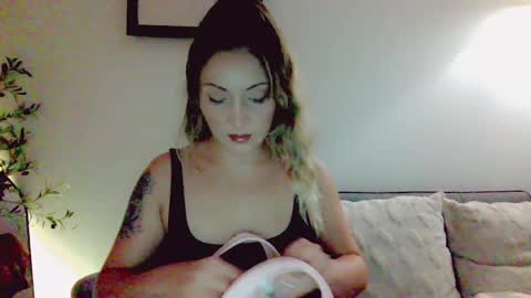 Snapshot of cherrieamaretto chatting on 05/30/26, 10:56 cherrieamaretto online show from 05/30/26, 10:56