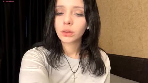 Snapshot of cherriezordan chatting on 12/17/25, 01:06 Eva online show from 12/17/25, 01:06