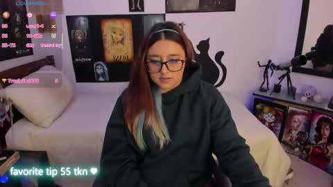 Snapshot of cherry_blushh chatting on 11/20/25, 08:19 cherry_blushh online show from 11/20/25, 08:19