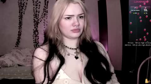 Snapshot of cherry_elfcat chatting on 11/15/25, 08:00 cherry_elfcat online show from 11/15/25, 08:00