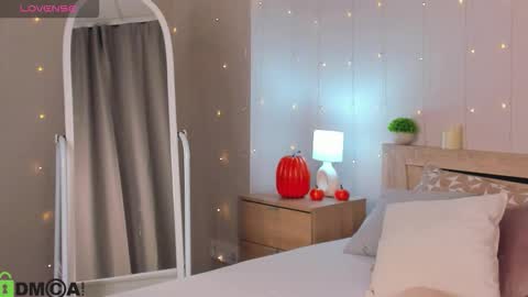 cherry_pr1ce online show from 11/17/25, 12:27