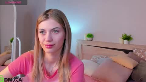 cherry_pr1ce online show from 12/22/25, 12:18