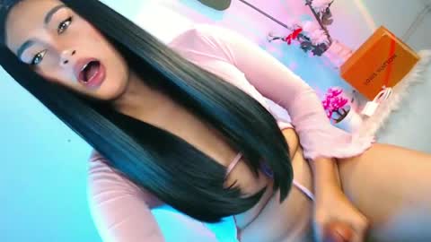 Snapshot of cherry_temptation28 chatting on 06/12/26, 11:35 marshmallow online show from 06/12/26, 11:35