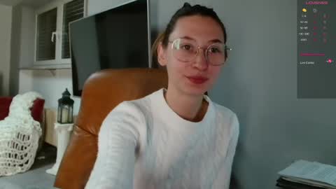 Snapshot of cherryangle chatting on 03/24/26, 05:45 Leonie online show from 03/24/26, 05:45