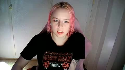 cherrybaby_0 online show from 06/10/26, 09:03
