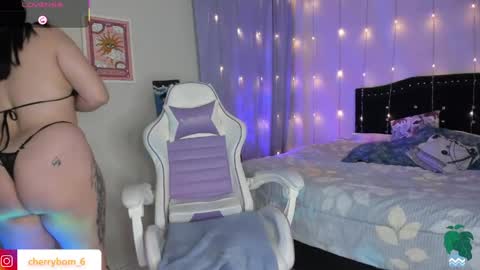  dayis independent model  online show from 04/02/26, 01:58