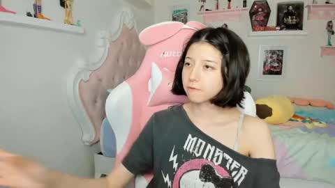 Snapshot of cherrymafer666 chatting on 05/03/26, 01:33 cherrycute666 online show from 05/03/26, 01:33