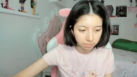 Snapshot of cherrymafer666 chatting on 05/09/26, 12:27 cherrycute666 online show from 05/09/26, 12:27