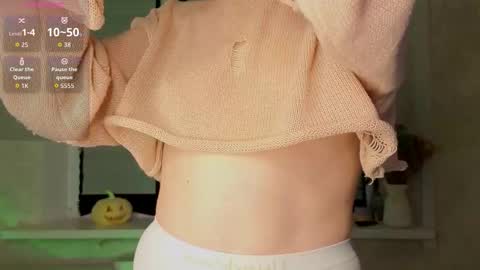 Lysia online show from 10/28/25, 12:09