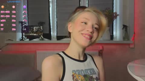 Snapshot of cherrypepperkiss chatting on 04/08/26, 01:11 Lysia online show from 04/08/26, 01:11
